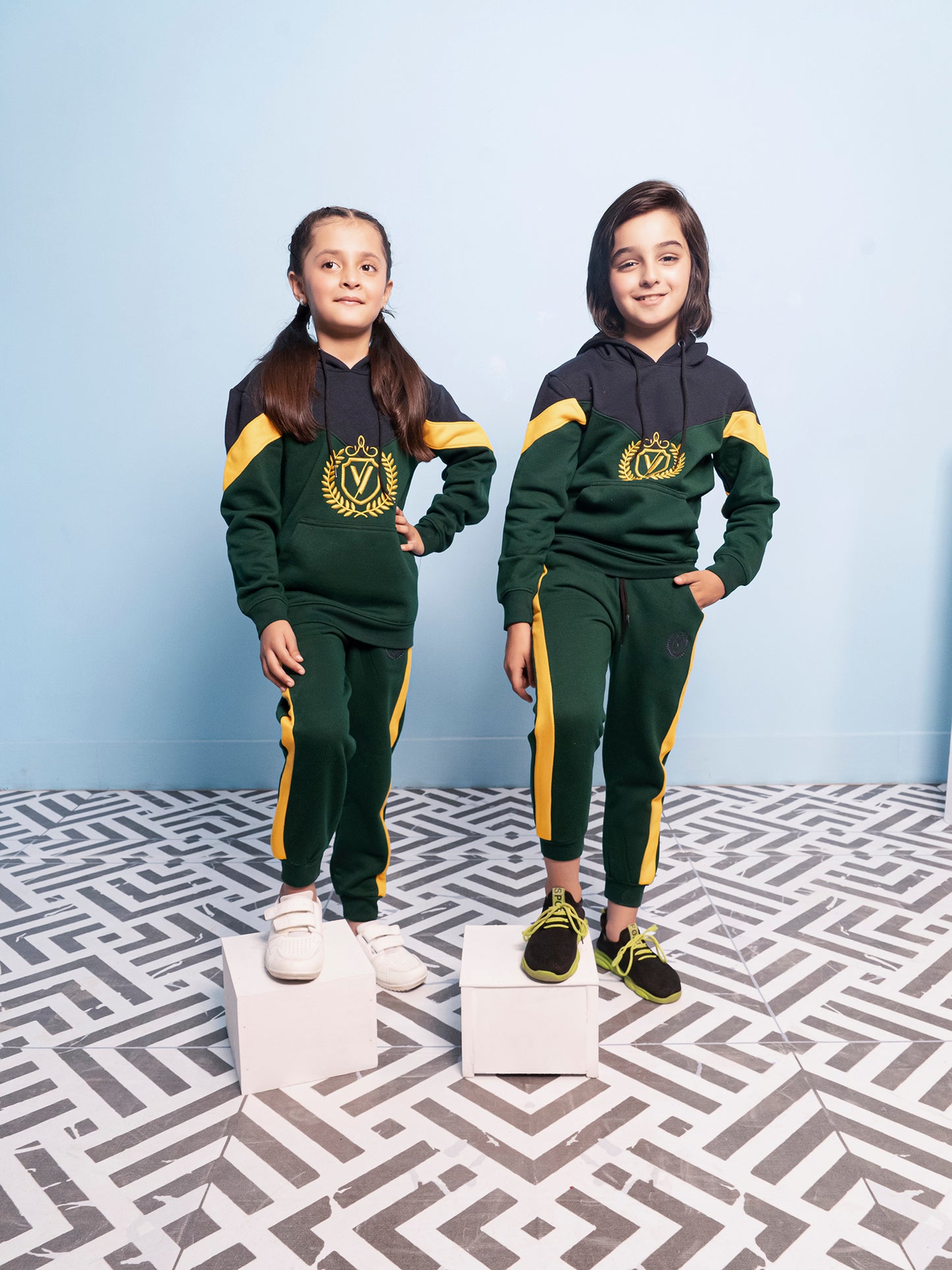 Hooded Tracksuit For Boys & Girls, Fleece #VWT37