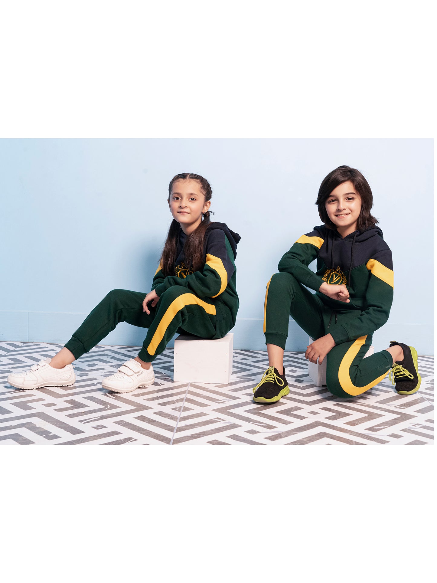 Hooded Tracksuit For Boys & Girls, Fleece #VWT37