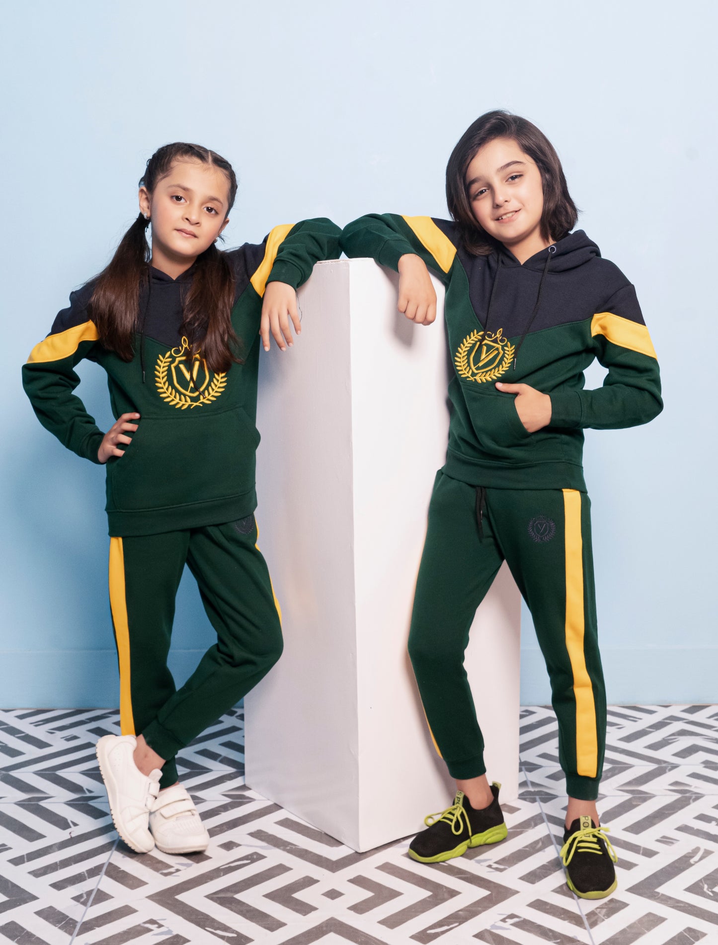 Hooded Tracksuit For Boys & Girls, Fleece #VWT37