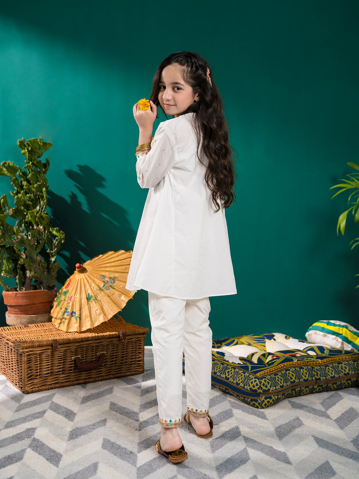 Girls Summer 2Pcs Embroidered Suit VG63-A