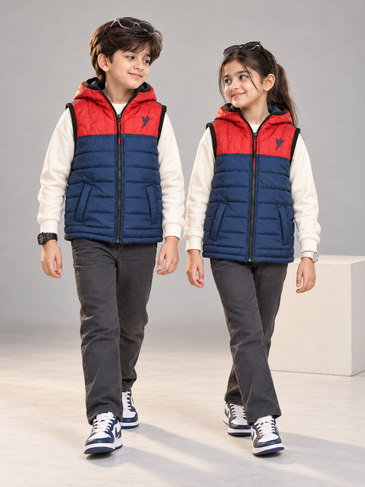 Sleeveless Hooded Puffer For Boys & Girls VJ06-A Red/Navy