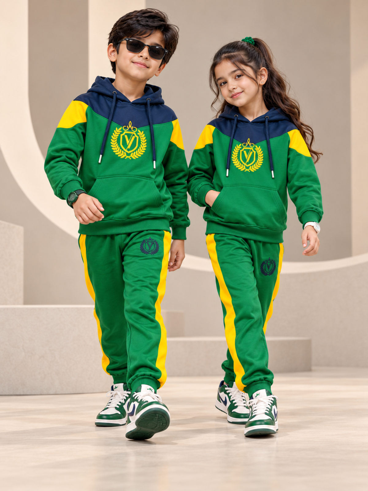 Hooded Tracksuit For Boys & Girls, Fleece #VWT37