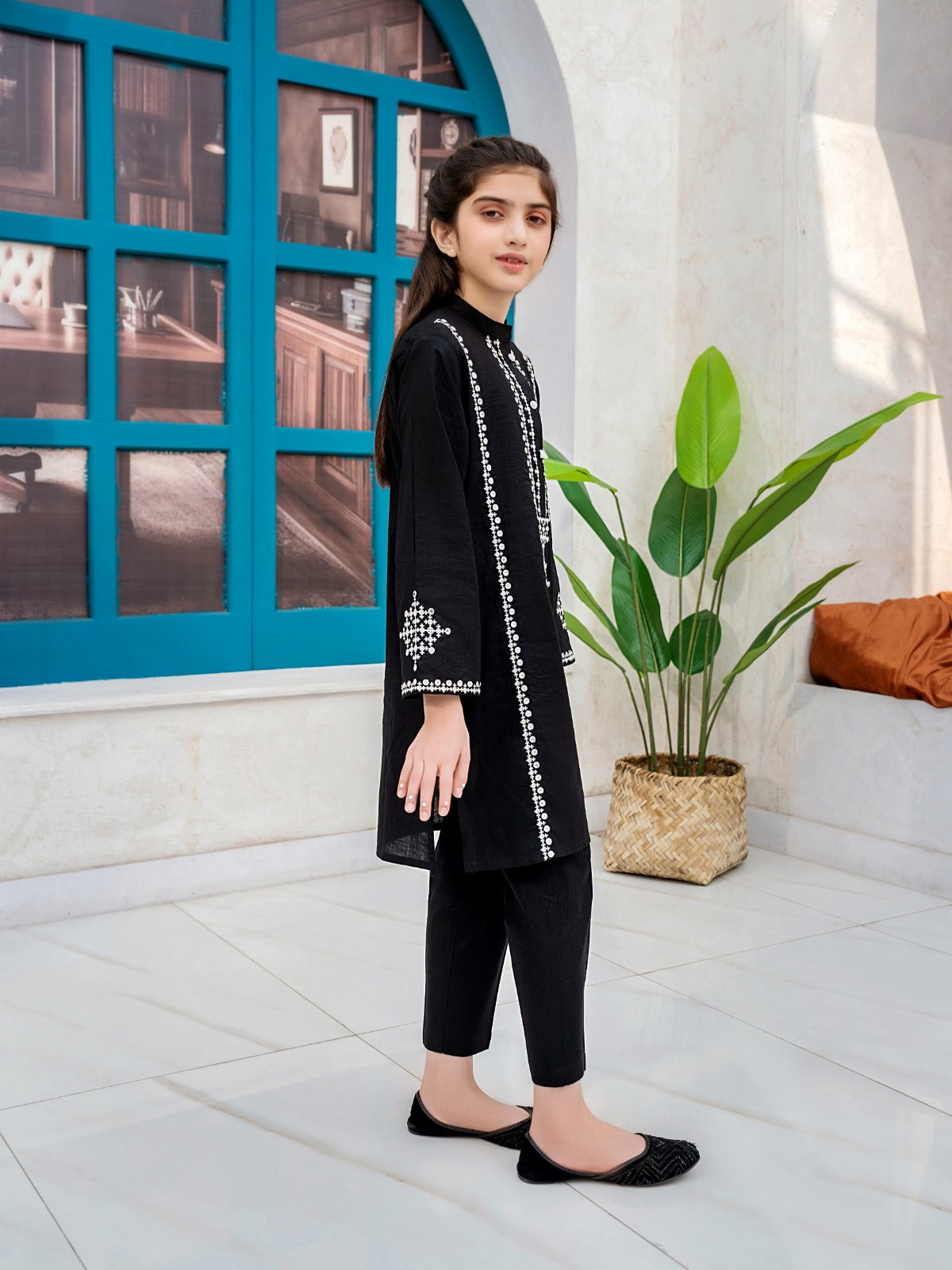 Girls Summer 2Pcs Embroidered Suit VG103-C
