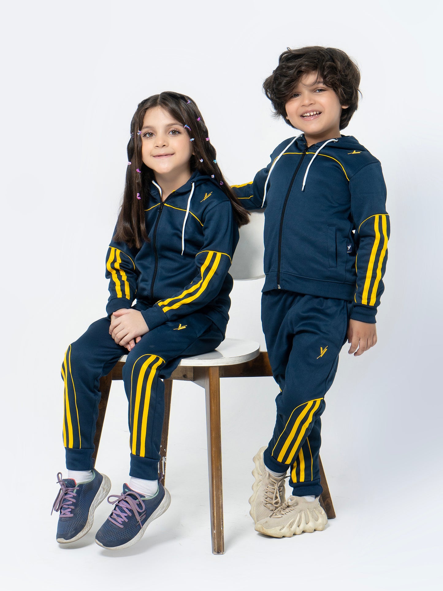 Hooded Tracksuit For Boys & Girls, Fleece #VWT05-D