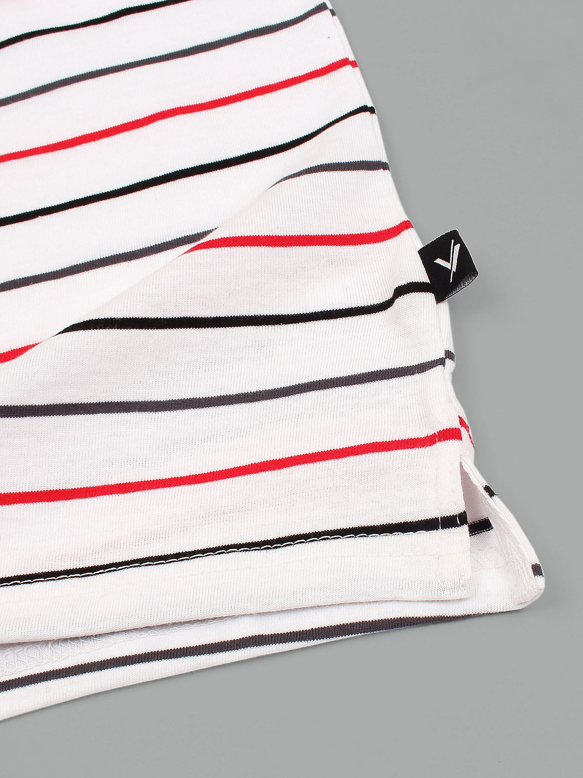 Boys Polo with black collar vbc02