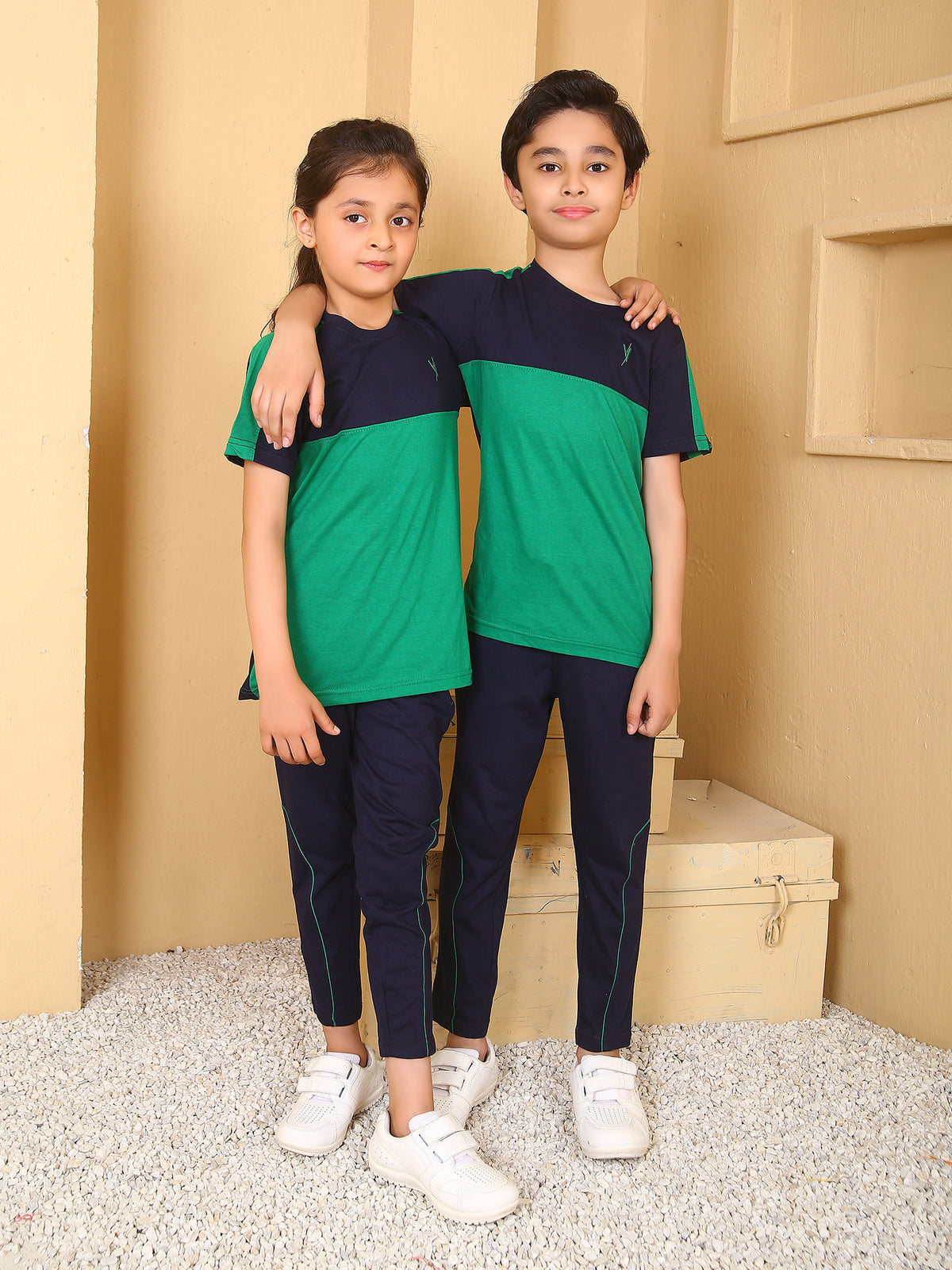 Tracksuit For Boys & Girls Unisex ART# VBTS02-B